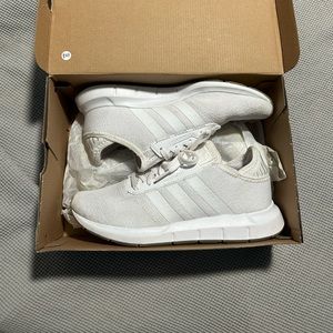 Adidas Swift Run X White